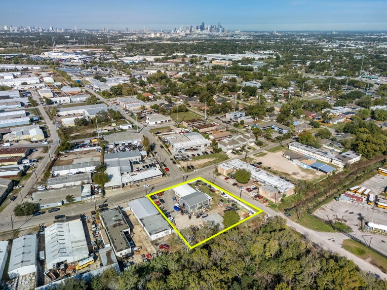 More Photos Of 4107 Weslow St, Houston Warehouse For Sale