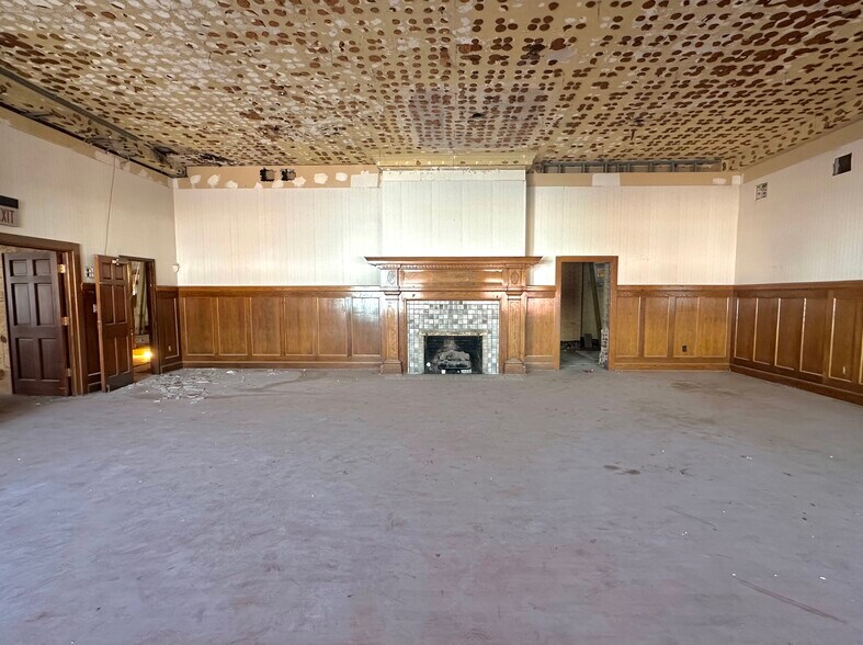 More Photos Of 510 S Wall Ave, Joplin Specialty For Sale
