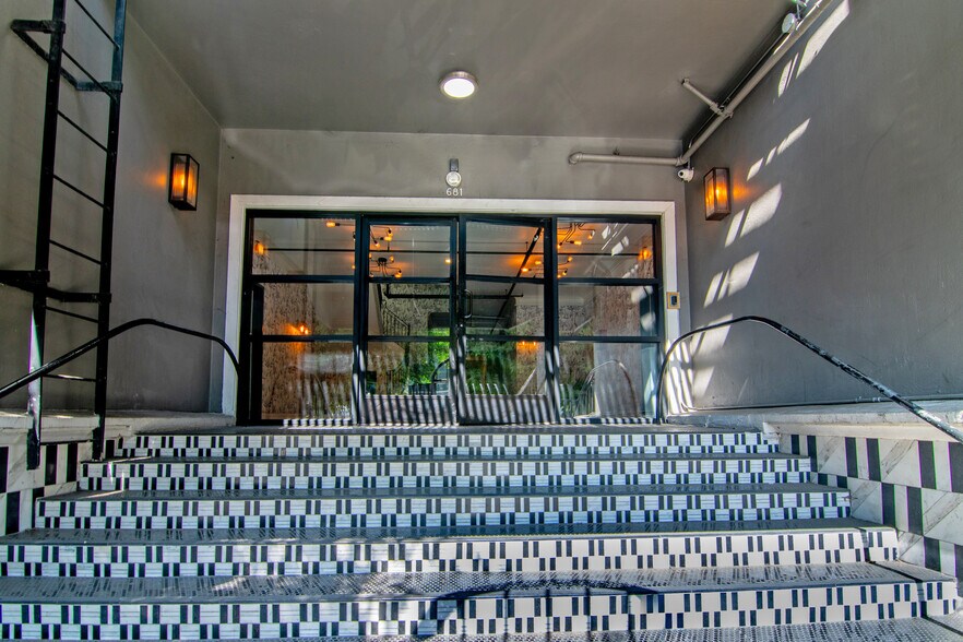 More Photos Of 681 Shatto Pl, Los Angeles Multifamily For Sale
