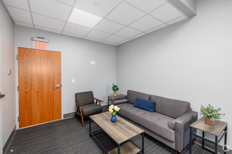 More Photos Of 366-386 Main St, Middletown Office For Lease