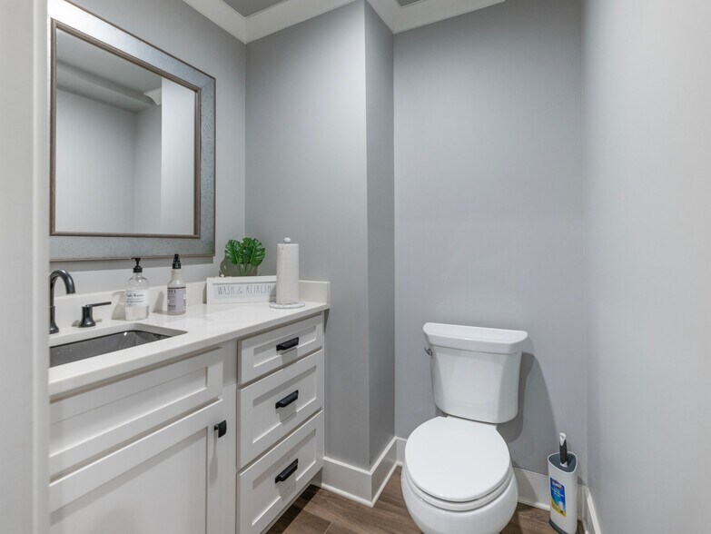 More Photos Of 1205 Industrial Blvd, Gainesville Warehouse For Sale