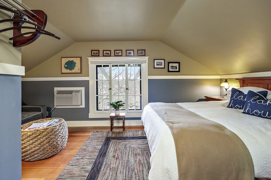More Photos Of 455 N Oregon St, Jacksonville Hospitality For Sale
