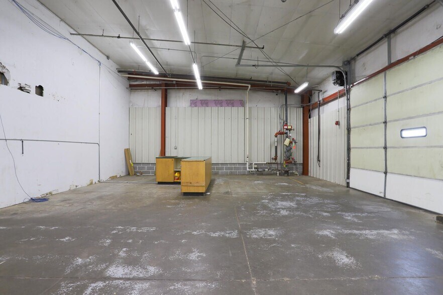 More Photos Of 4040 S Expressway, Council Bluffs Convenience Store For Lease