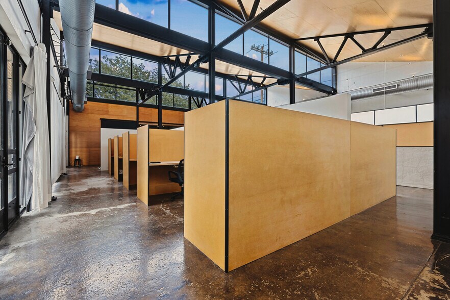 More Photos Of 311-321 Sixth St, San Antonio Office For Sale