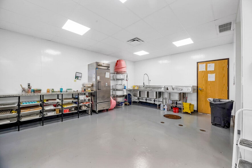 More Photos Of 702 W Dunlap Ave, Phoenix Office For Sale