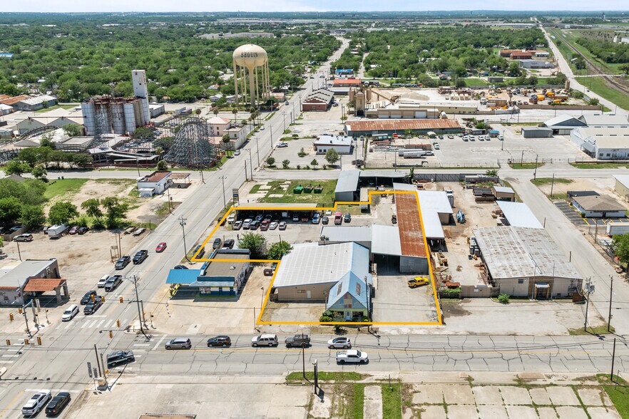 More Photos Of 1308 N Austin, Seguin Freestanding For Lease