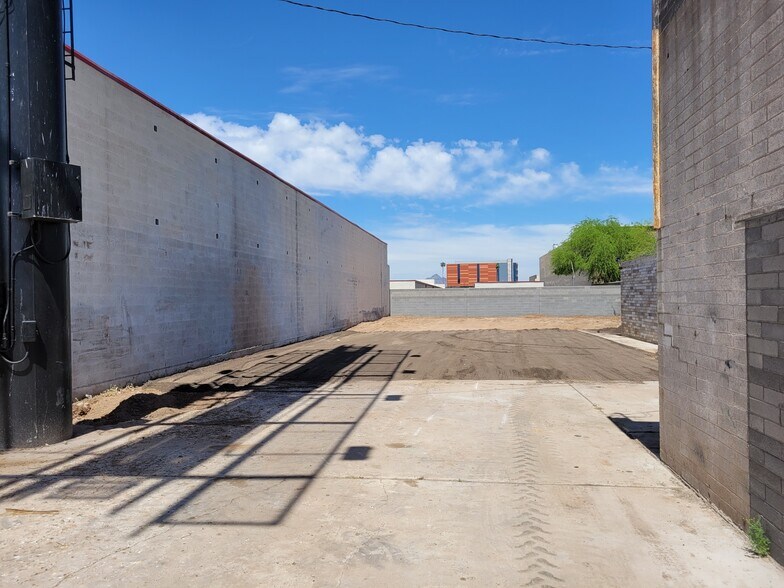 More Photos Of 3124 E Washington St, Phoenix Warehouse For Lease