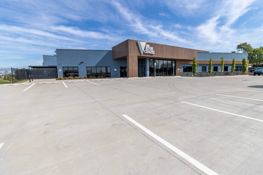 More Photos Of 2457 Wilcox Dr, Norman Office For Lease