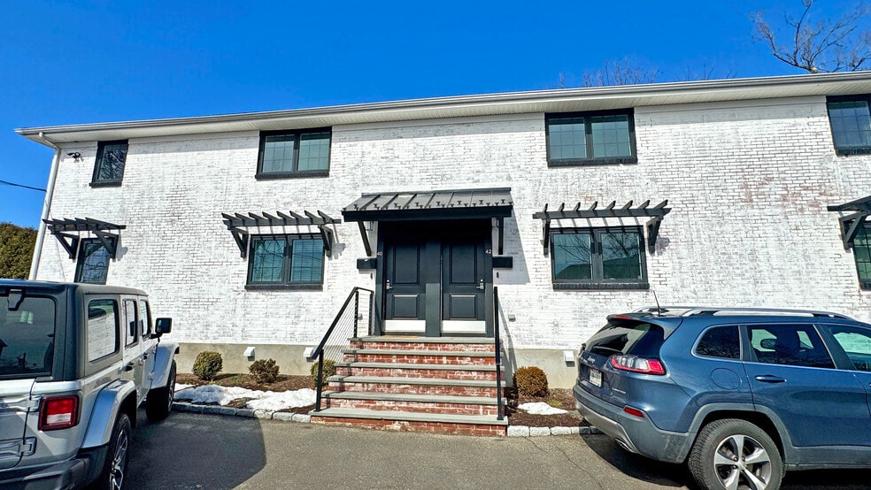 More Photos Of 42 Poe Ct, Fairfield Apartments For Sale