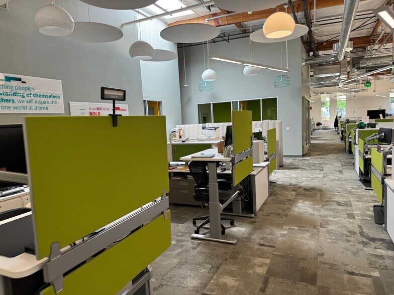 More Photos Of 185 N Wolfe Rd, Sunnyvale Research And Development For Lease