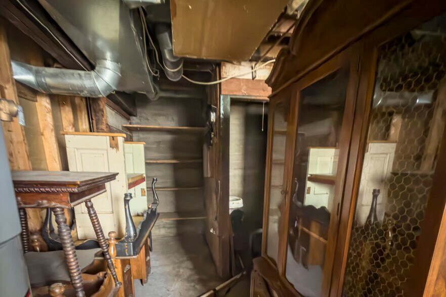 More Photos Of 138 N Linden St, Lamoni General Retail For Sale