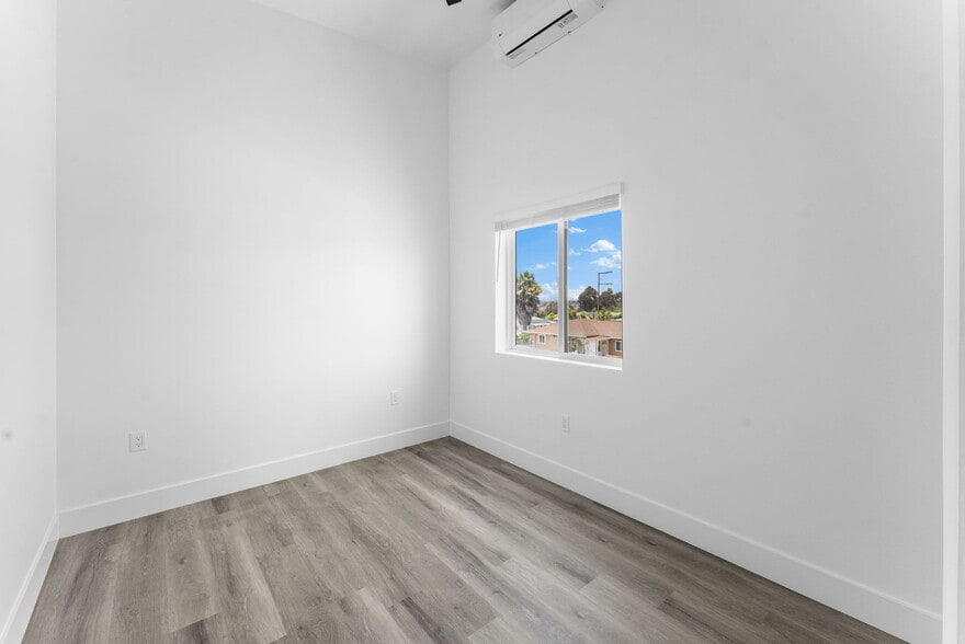 More Photos Of 2722 Nye St, San Diego Apartments For Sale