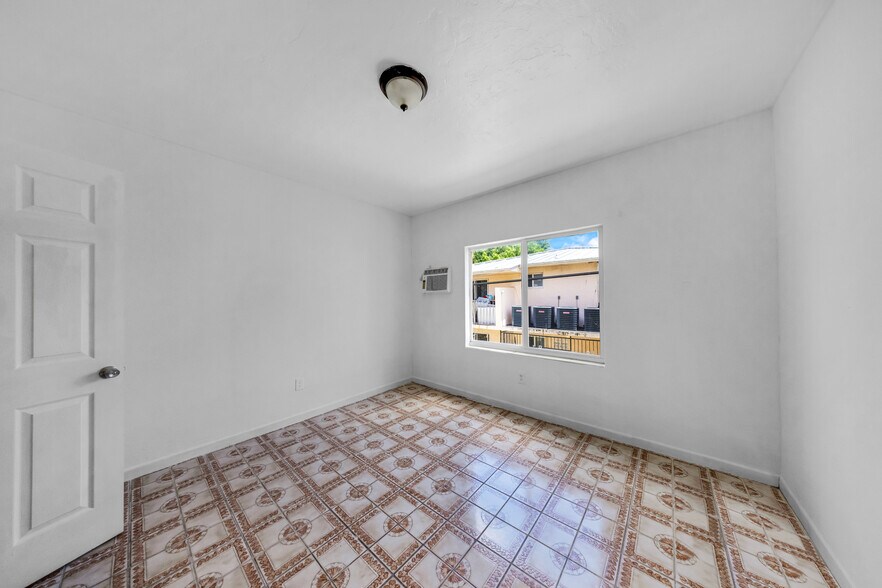 More Photos Of 840-858 NW 4th St, Miami Apartments For Sale