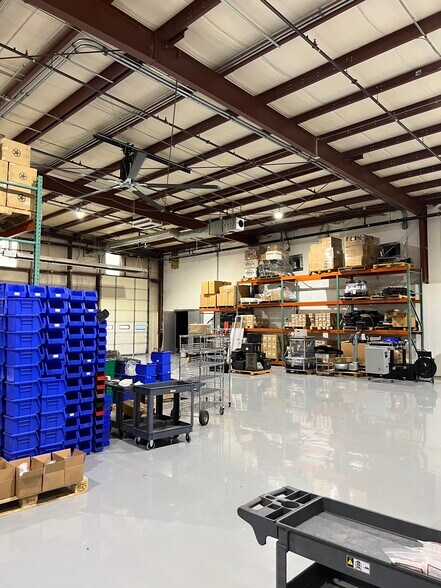 More Photos Of 128 Commercial Dr, Mooresville Warehouse For Lease
