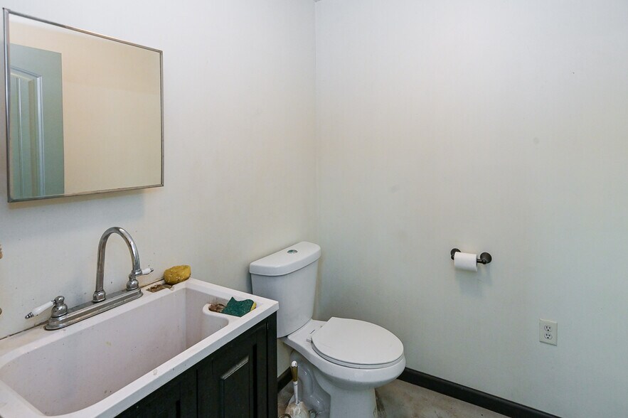 More Photos Of 11217A Page Rd, Tanner Warehouse For Sale