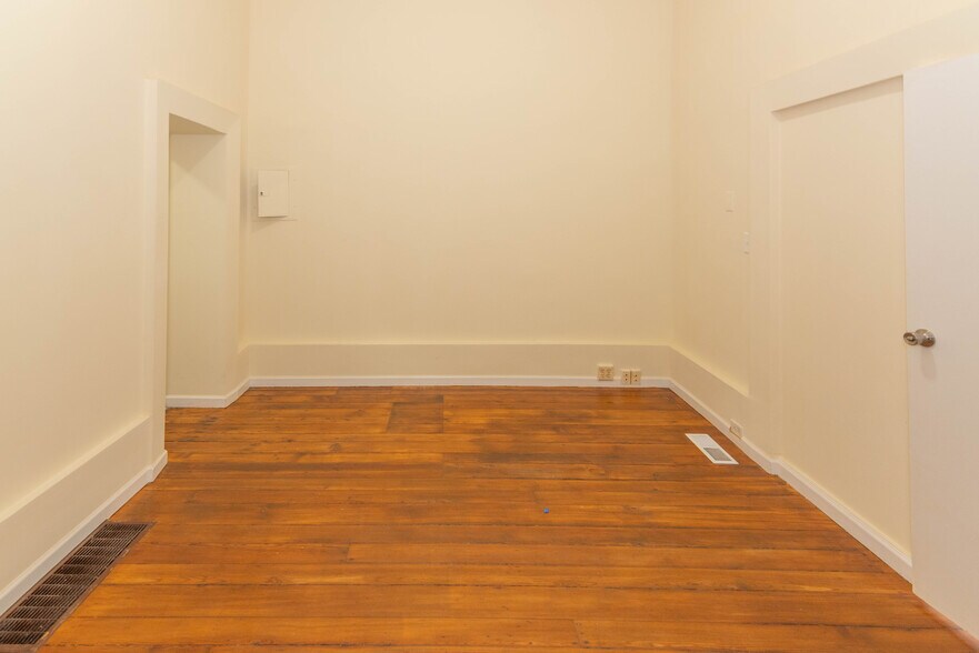 More Photos Of 2100-2102 Maryland Ave, Baltimore Apartments For Sale