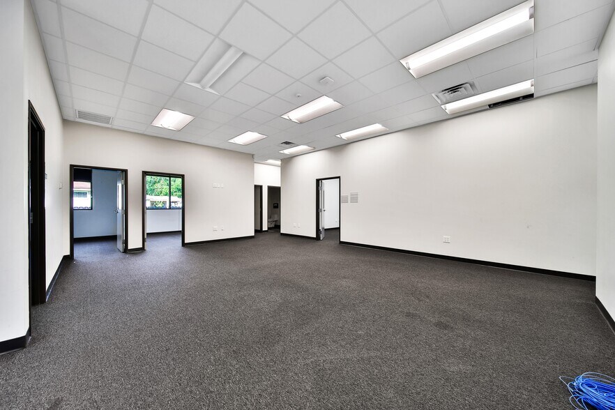 More Photos Of 5939 Albert Dr, Humble Light Distribution For Sale