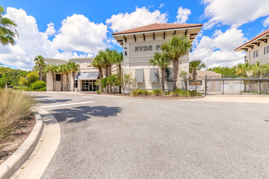 More Photos Of 3088 W International Speedway Blvd, Daytona Beach Self Storage For Sale