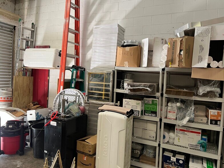 More Photos Of 503-505 S Main St, Calvert Restaurant For Sale