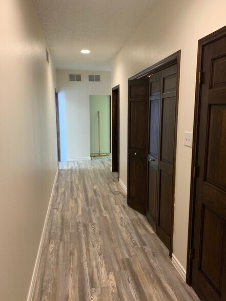 More Photos Of 825 John Ben Shepperd Pky, Odessa Office Residential For Lease