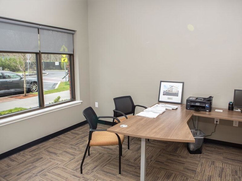 More Photos Of 700 Wincoram Way, Coram Apartments For Lease