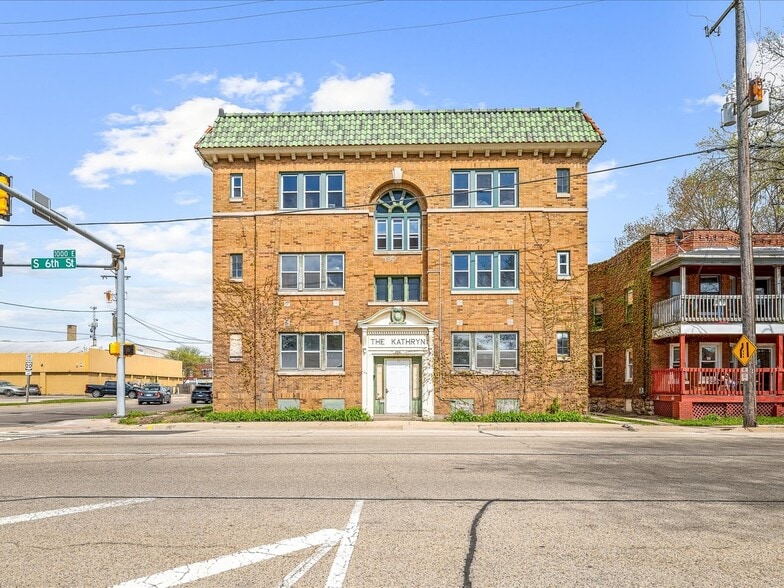 More Photos Of 204 S 6th St, Rockford Apartments For Sale