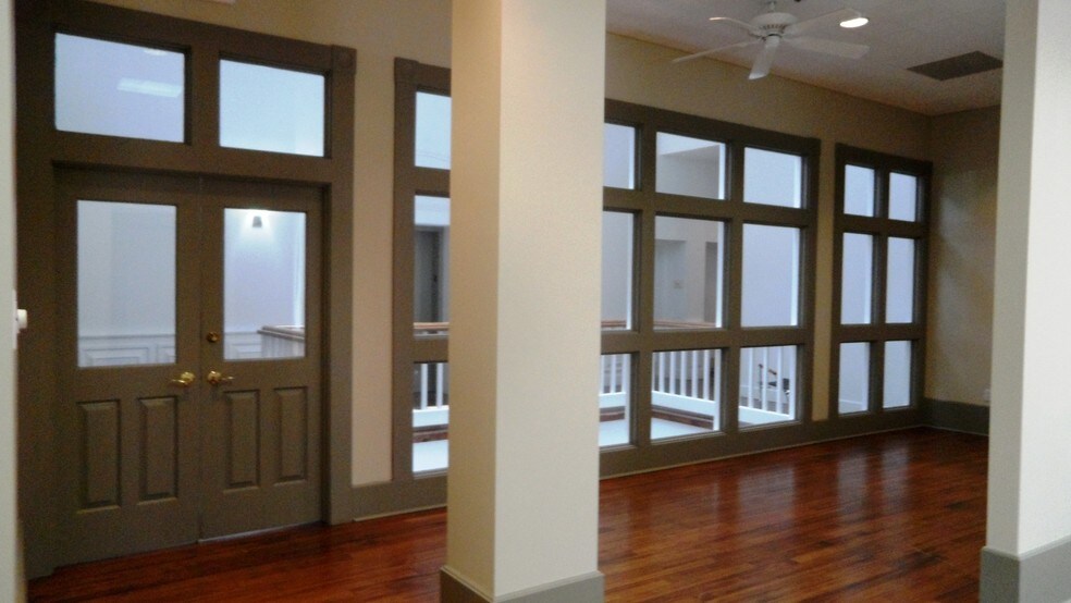 More Photos Of 306 22nd St, Galveston Office For Lease