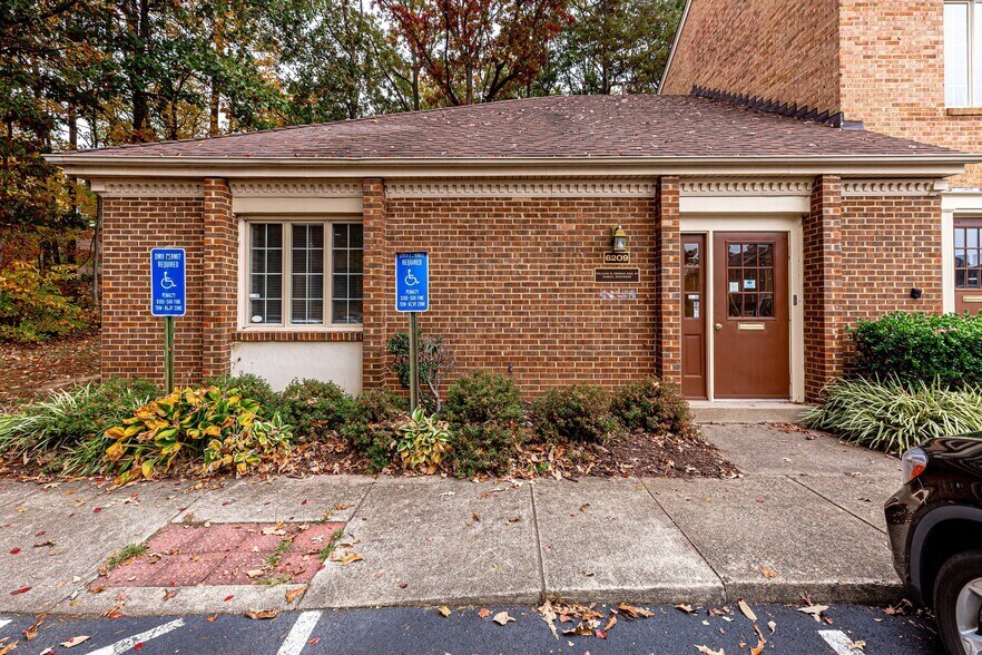 More Photos Of 6201-6209 Old Keene Mill Ct, Springfield Medical For Lease