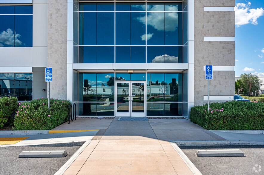 More Photos Of 1020 Mildred St, Ontario Distribution For Sale