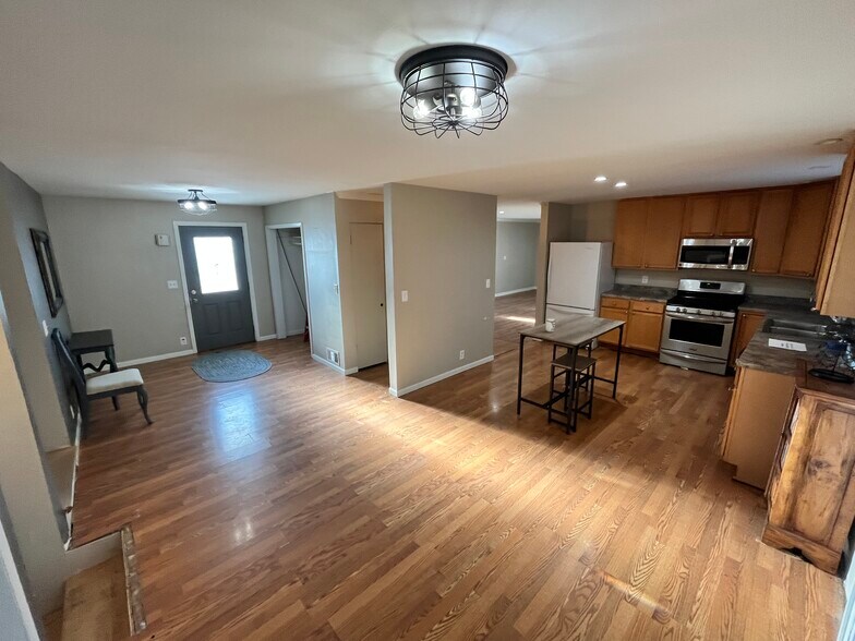 More Photos Of 260 Calumet St, Oswego Office For Sale