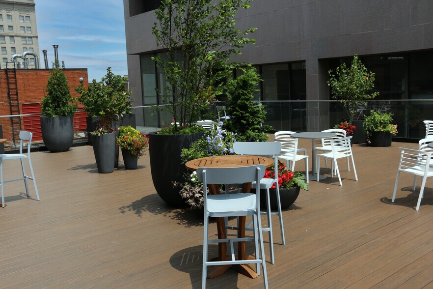 More Photos Of 16-20 E Broad St, Columbus Coworking Space