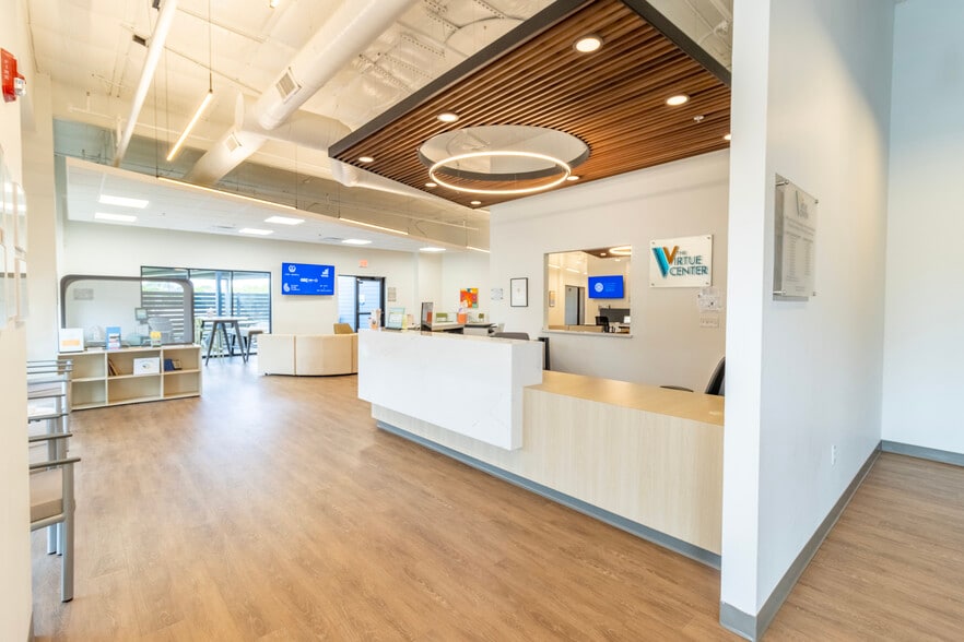 More Photos Of 2457 Wilcox Dr, Norman Office For Lease