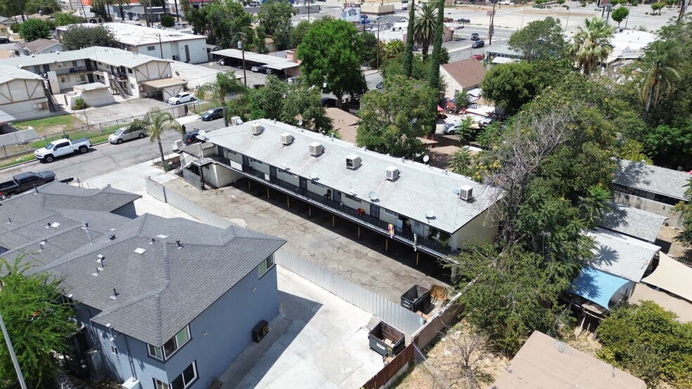 More Photos Of 1137-1139 N Mayfield Ave, San Bernardino Apartments For Sale