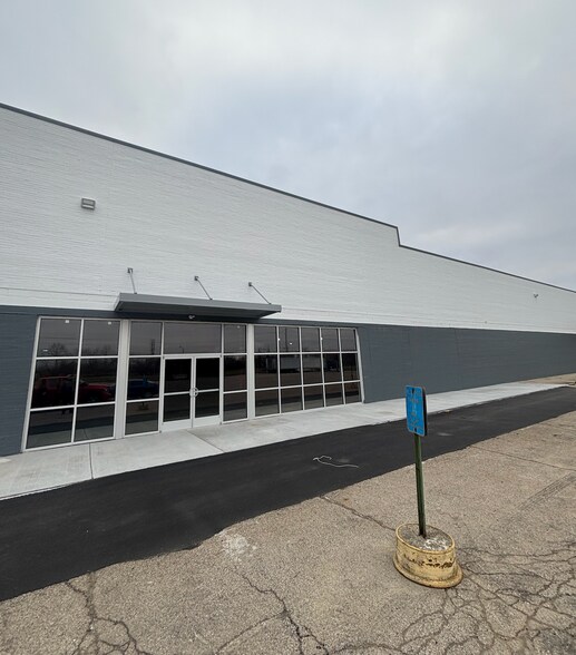 More Photos Of 4680 Caprice Dr, Middletown Warehouse For Lease