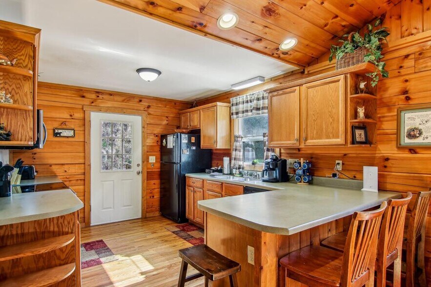 More Photos Of 33 Shepherds Creek rd, Bryson City Specialty For Sale