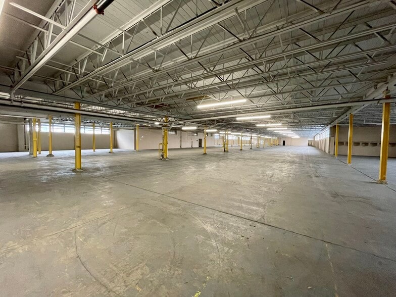 More Photos Of 48 Commercial St, Lewiston Light Manufacturing For Lease