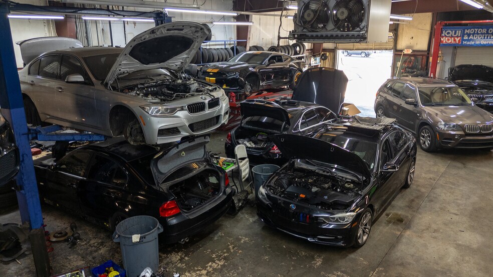 More Photos Of 803 Church St, Decatur Auto Repair For Sale