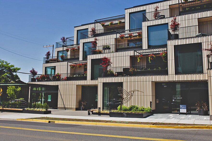 More Photos Of 2871 SE Division St, Portland Apartments For Lease