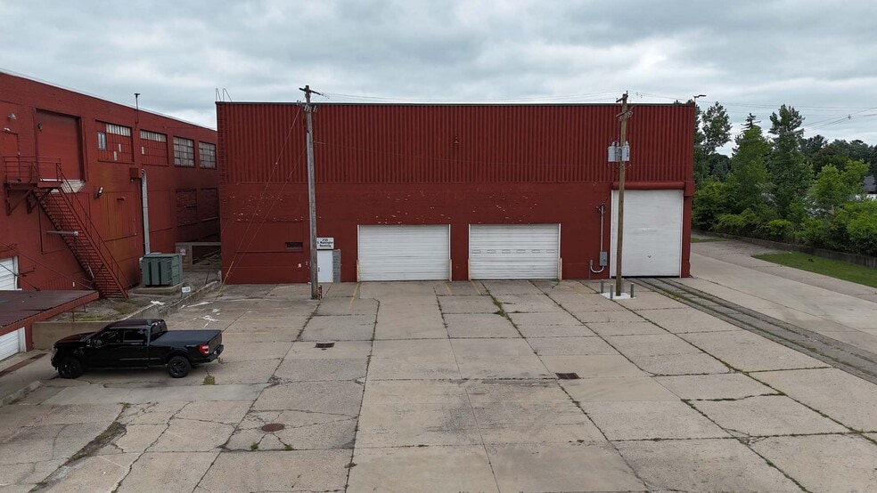 More Photos Of 2120 S Washington Ave, Lansing Warehouse For Sale