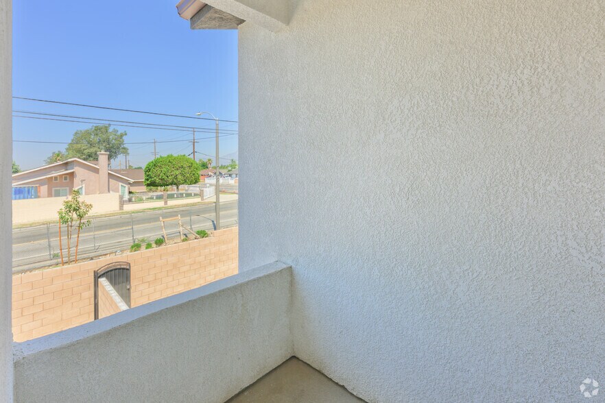 More Photos Of 15909 Merrill Ave, Fontana Apartments For Sale