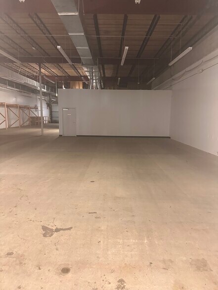 More Photos Of 2109-2135 E Victory Dr, Savannah Unknown For Lease