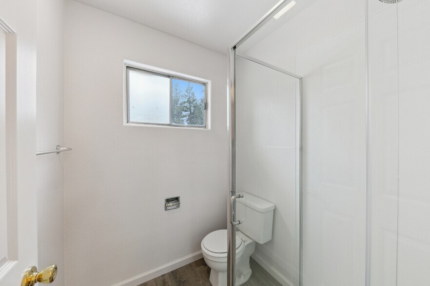 More Photos Of 3893 Pioneer Trail, South Lake Tahoe Apartments For Sale