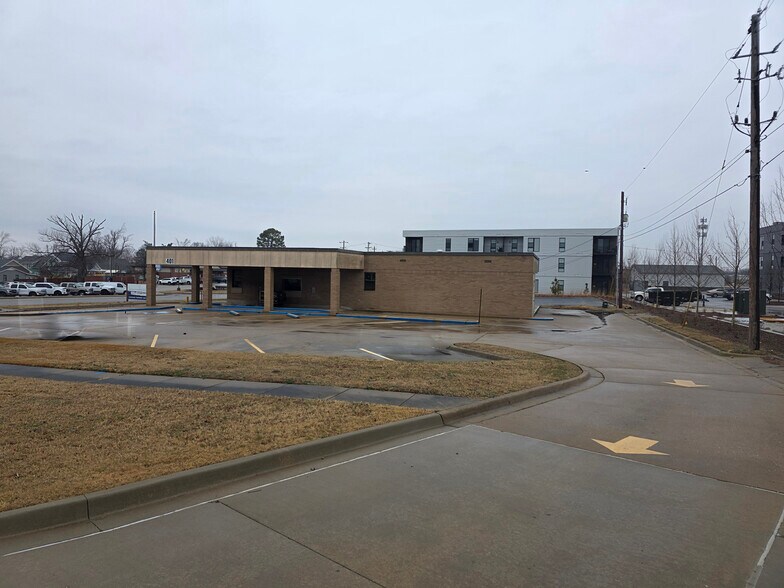 More Photos Of 401 N 2nd St, Rogers Office For Lease