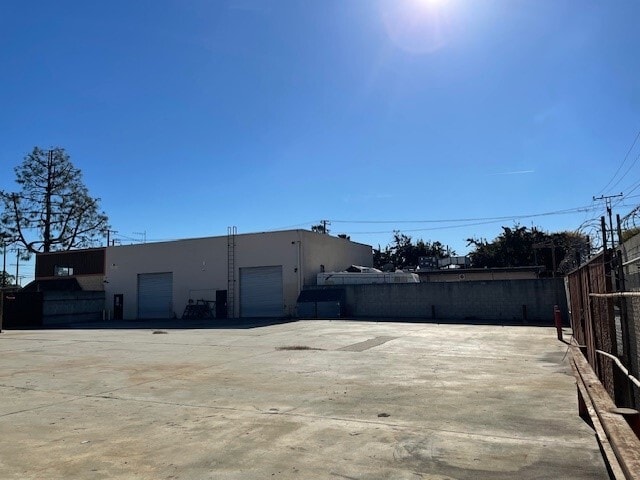 More Photos Of 16257 Illinois Ave, Paramount Warehouse For Sale