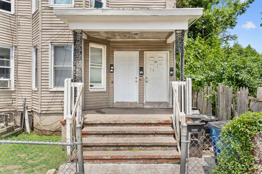 More Photos Of 215 Rosette St, New Haven Multifamily For Sale