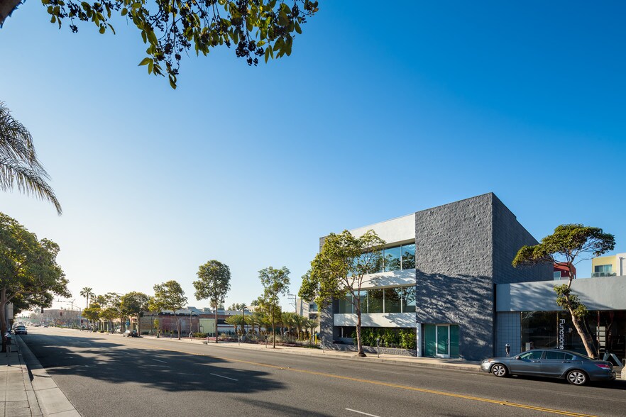 More Photos Of 1424 Lincoln Blvd, Santa Monica Loft Creative Space For Sale