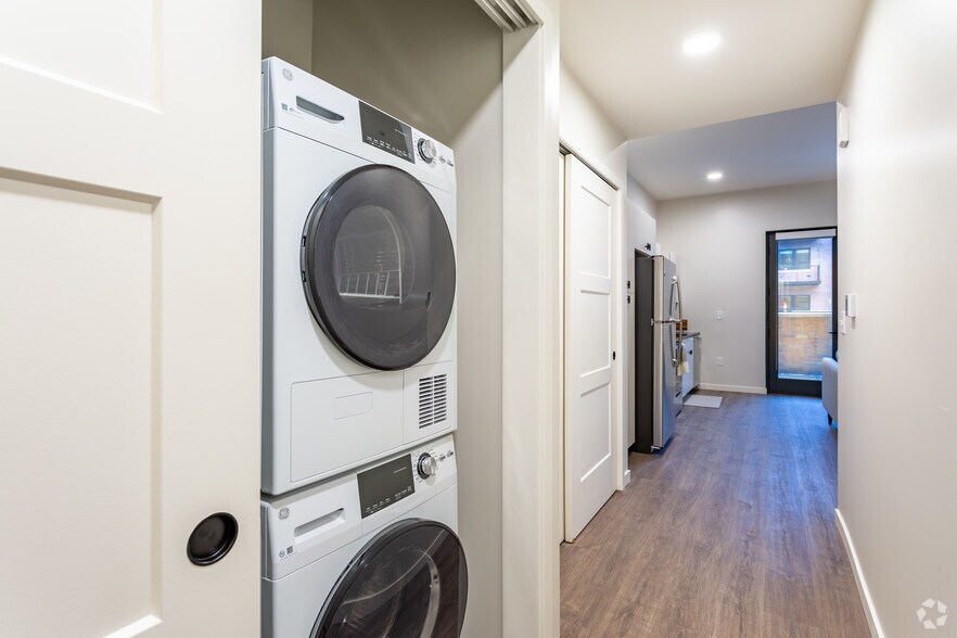 More Photos Of 122 Oakes St SW, Grand Rapids Multifamily For Sale