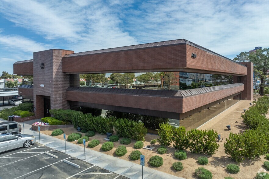 Primary Photo Of 4100 W Flamingo Rd, Las Vegas Medical For Lease