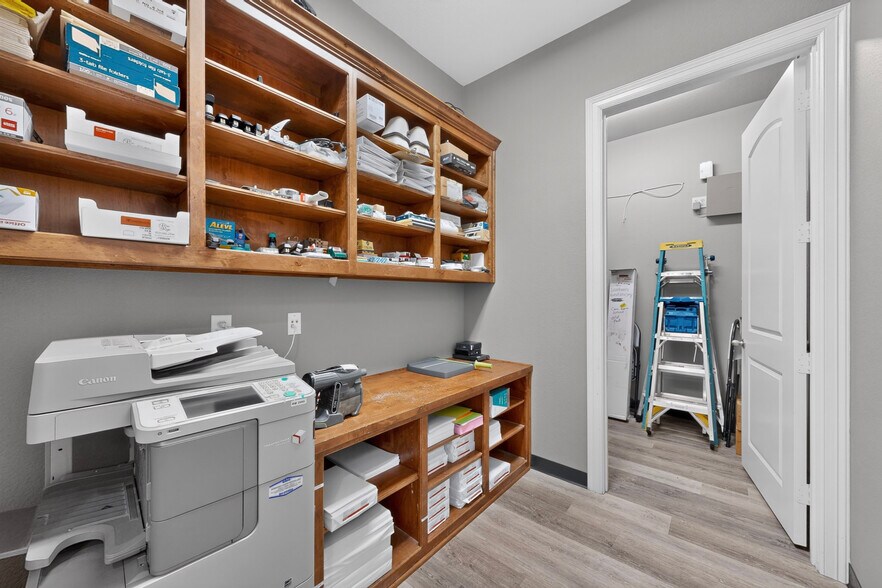 More Photos Of 2230 Bush Dr, McKinney Medical For Lease