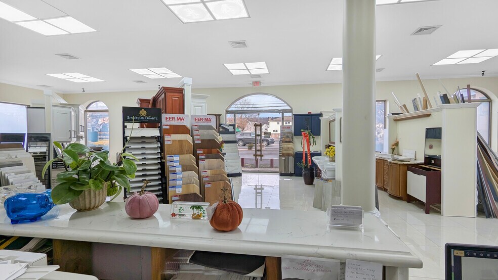 More Photos Of 454-460 W Union Ave, Bound Brook Freestanding For Lease